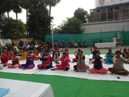 Yoga Helps Build Bone Mass: Paras HMRI Hospital, Patna Organizes Special Yoga Session for Women on World Osteoporosis Day